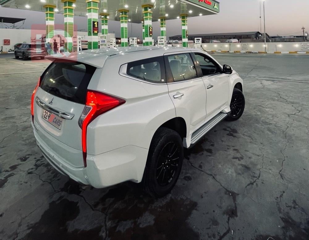 ميتسوبيشي باجيرو سبورت